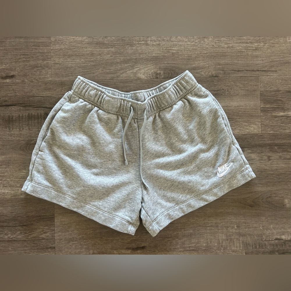 Women’s Nike Club Shorts S